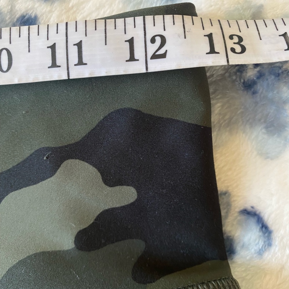 Old Navy Camouflage Leggings - Picture 5 of 9